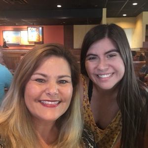 Meet your Posher, Dina